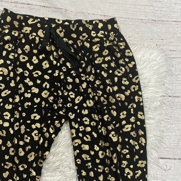 Terez Gold Foil Cheetah Drawstring Patterned High Rise Joggers - Picture 7 of 10